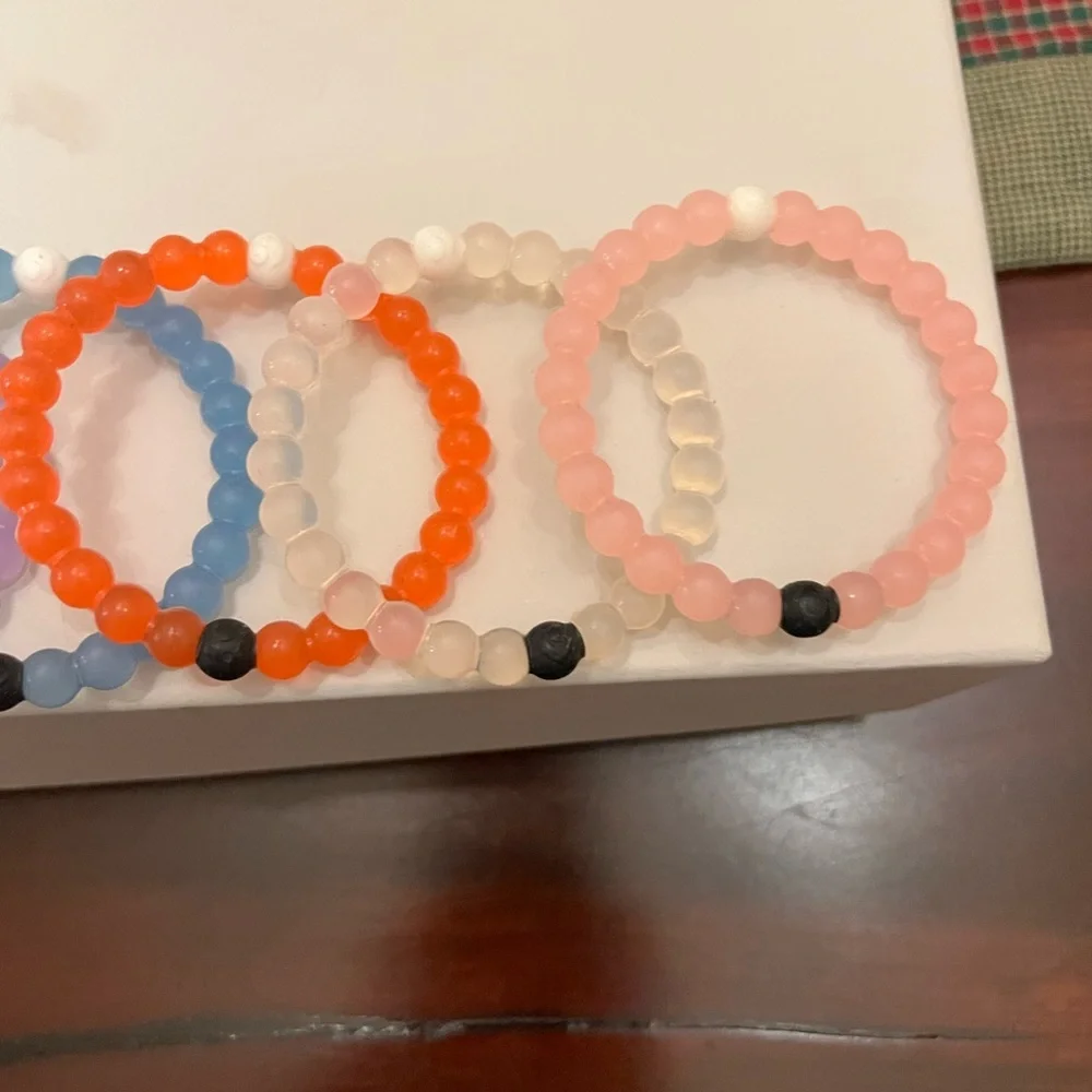 Lokai - 11 Bracelets
